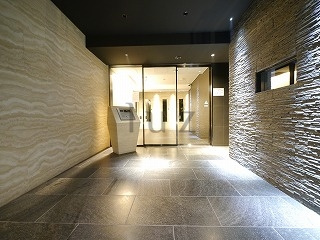 ライジングプレイス川崎のエントランス