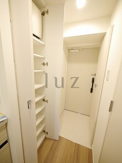 ライジングプレイス川崎の玄関