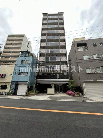 クリスタルエグゼ 南堀江の駐車場