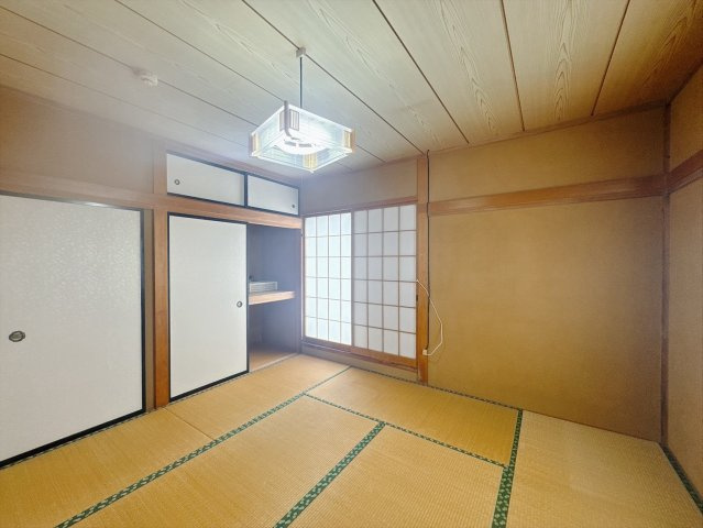 【中古戸建】高崎市棟高町の和室|■1階和室｜和室でしか味わえない畳ならではの香りや素材で和のやすらぎを感じてください♪休日はお子様とお昼寝するのにも最適です！