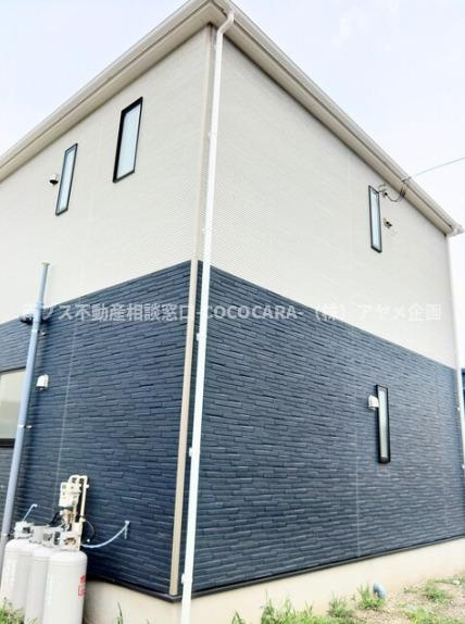 中央市西花輪の新築一戸建の外観