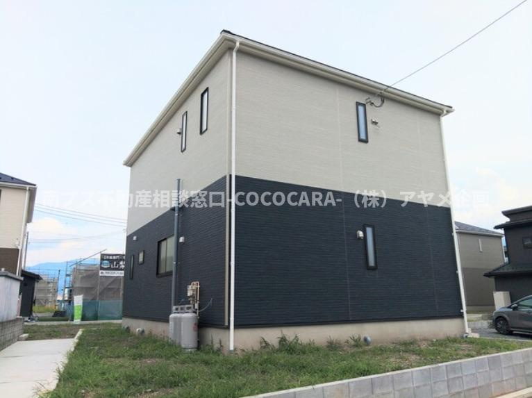 中央市西花輪の新築一戸建の外観