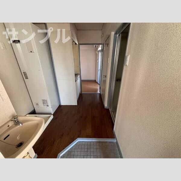 プチメゾン黒川の玄関