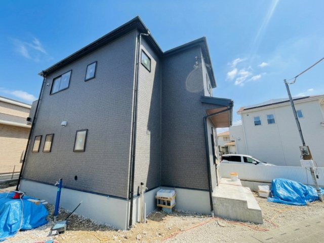 【LiveleGarden】上三川町上三川 第12 全1棟の外観|〇限定１邸〇
内部のカラー仕様書等、詳細資料をご希望の方はお気軽にお申し付け下さい。
建築中の為、同シリーズ完成モデルハウス見学可能です。
お気軽にお問合せくださいませ。
※2026年10月撮影