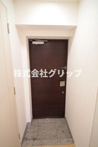 グリフィン横浜・西口壱番館の玄関