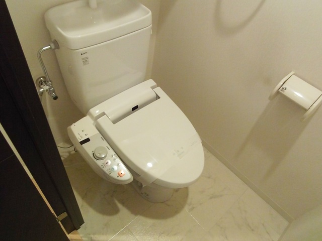 レクシオシティ王子神谷のトイレ|温水洗浄機能付きトイレです