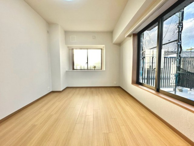 ステージ山手台サウス弐番館の洋室|住まう方のライフスタイルに寄り添う、使い勝手の良い居室設計が魅力です。