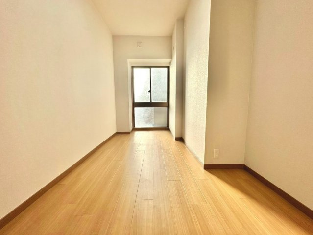 ステージ山手台サウス弐番館の洋室|静かな環境で落ち着いた時間を過ごせる、プライベート性の高い洋室となっています。