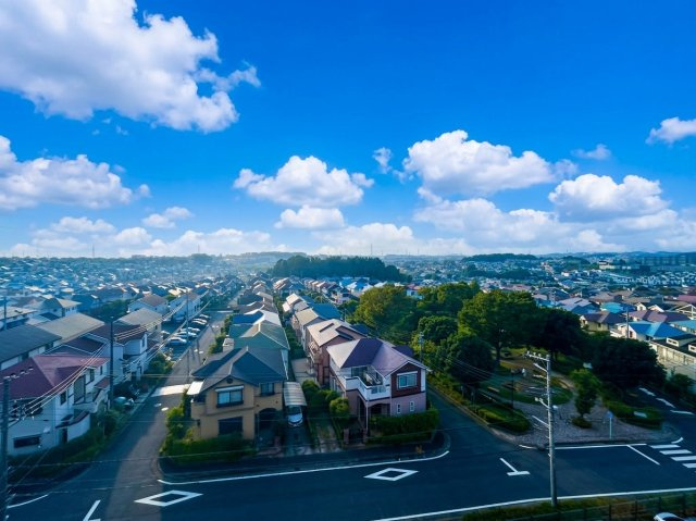 ステージ山手台サウス弐番館の展望|開けた視界が広がる心地よい眺望。前面に大きな建物がなく、開放感ある暮らしを実感できます。