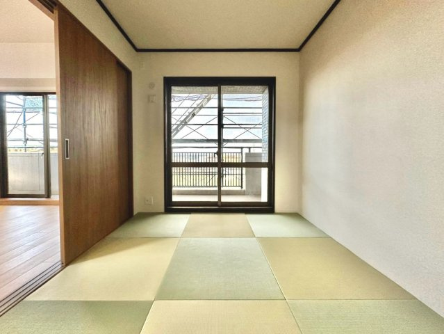 ステージ山手台サウス弐番館の和室|畳の柔らかな質感と落ち着いた空間が調和した和室は、心を穏やかに整える癒しの空間としてお使いいただけます。