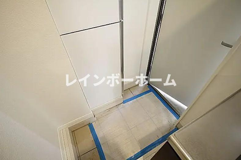 クオーレ朝霞の玄関