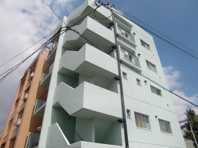 フラット灘南の外観