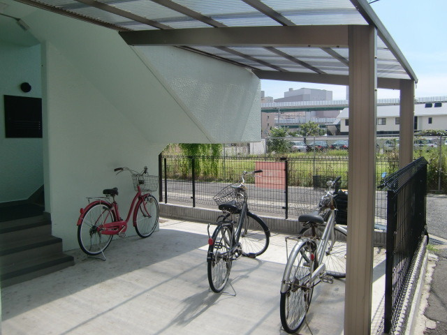 フラット灘南のその他共用部分|駐輪場