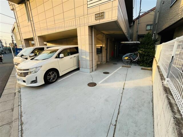 【駐車場】