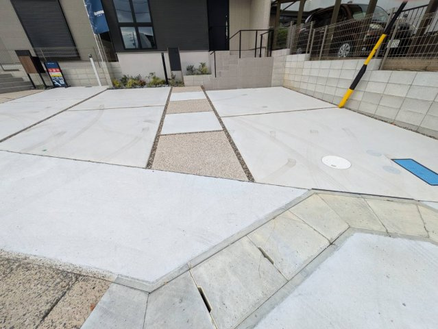 半田市亀崎高根町1期　1号棟の駐車場|駐車スペース2台可能！前面道路が８ｍで駐車らくらく♪