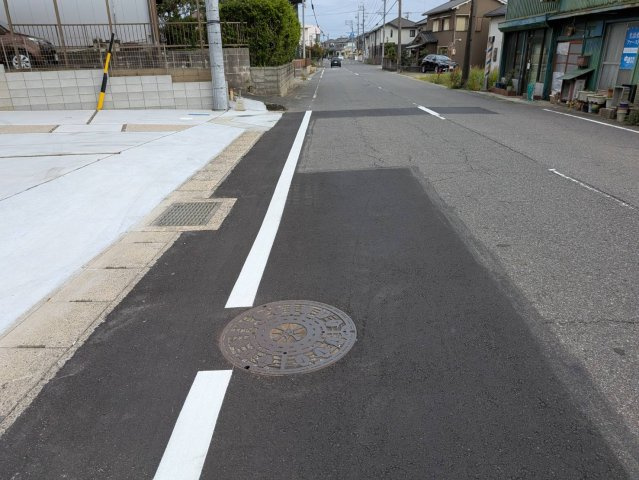半田市亀崎高根町1期　1号棟の前面道路含む現地写真|●○前面道路○●