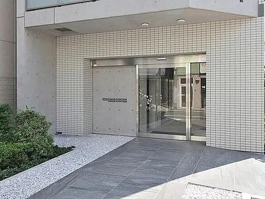 クレイシア入谷竜泉のエントランス