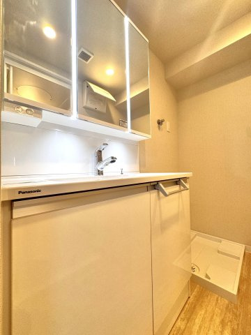 グランドメゾン西新井の独立洗面台|ドキドキの新生活も、安心してスタート。ぴったりの住まいを見つけませんか？クランディアが一緒に住まい選びをサポートします‼　まずは、お気軽にお問合せください　＃クランディア