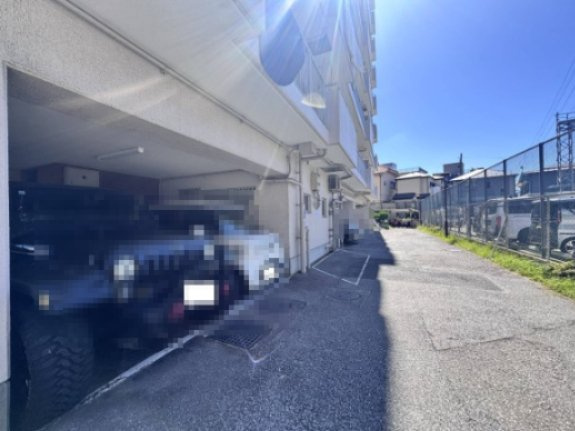 グランドメゾン西新井の駐車場|【駅近！2路線利用可能】
安心のアフター保証付きフルリノベーション物件♪