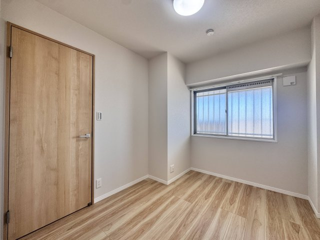 グランドメゾン西新井の洋室|ドキドキの新生活も、安心してスタート。ぴったりの住まいを見つけませんか？クランディアが一緒に住まい選びをサポートします‼　まずは、お気軽にお問合せください　＃クランディア