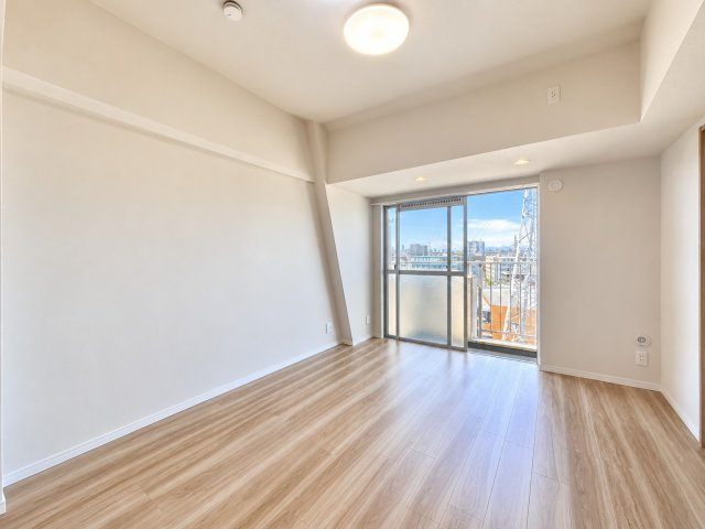 グランドメゾン西新井の洋室|ドキドキの新生活も、安心してスタート。ぴったりの住まいを見つけませんか？クランディアが一緒に住まい選びをサポートします‼　まずは、お気軽にお問合せください　＃クランディア