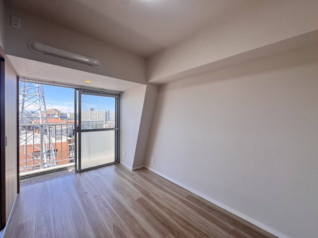 グランドメゾン西新井の洋室|ドキドキの新生活も、安心してスタート。ぴったりの住まいを見つけませんか？クランディアが一緒に住まい選びをサポートします‼　まずは、お気軽にお問合せください　＃クランディア