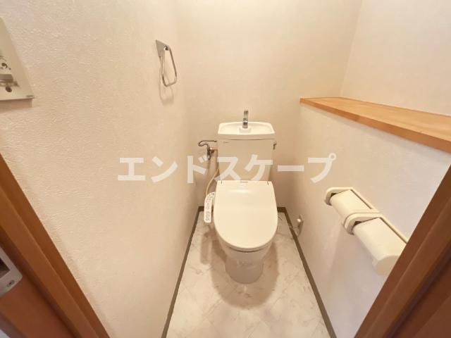 フォレスト粕川　Ａのトイレ|シャワー付トイレ
高崎、前橋のお部屋探しはエンドスケープまで！お客様の理想お聞かせ下さい♪