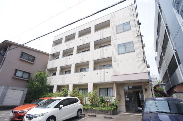 アルファコート名南の外観