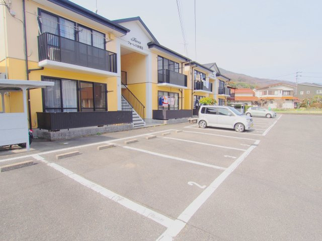 フォーレス安芸Bの駐車場