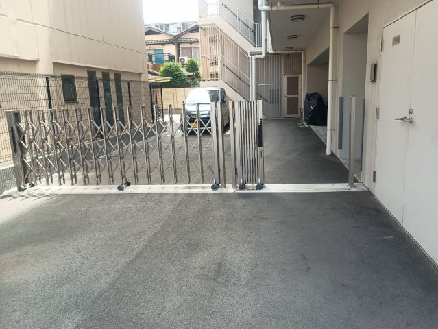 プリムール新深江の駐車場