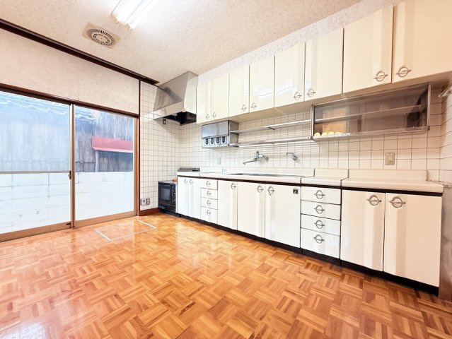 田辺市東陽_中古戸建てのキッチン