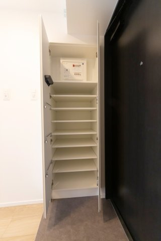プラウドフラット墨田曳舟の玄関|※参考写真