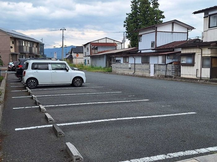 カーサ クイント　Ａの駐車場