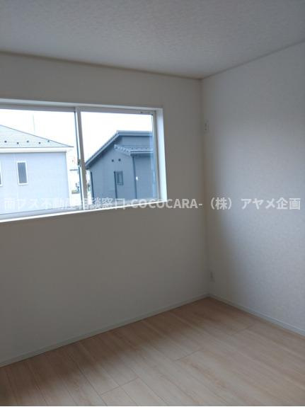 中央市西花輪の新築一戸建の洋室