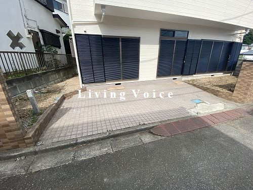 【仲介手数料０円】藤沢市大鋸3丁目　中古一戸建ての駐車場|藤沢市大鋸3丁目　中古一戸建て