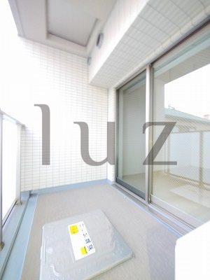 クレイシア横濱阪東橋のバルコニー