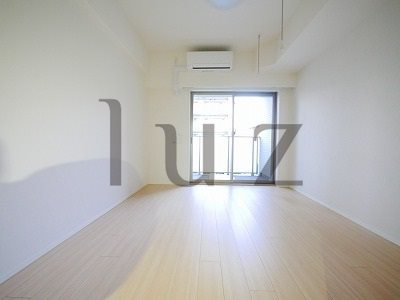 クレイシア横濱阪東橋の居間・リビング