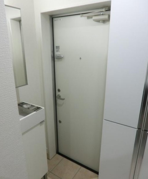 クルーセ西落合の玄関