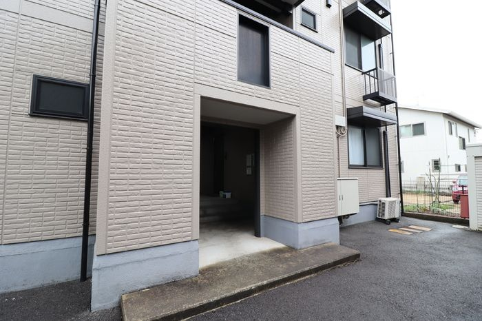プランタンうららのエントランス