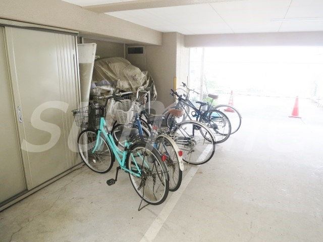 フラワーパークのその他共用部分|自転車置場です☆