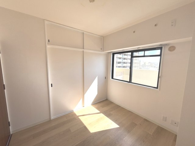 エクセレンス茨木の洋室|ゆったりした洋室です