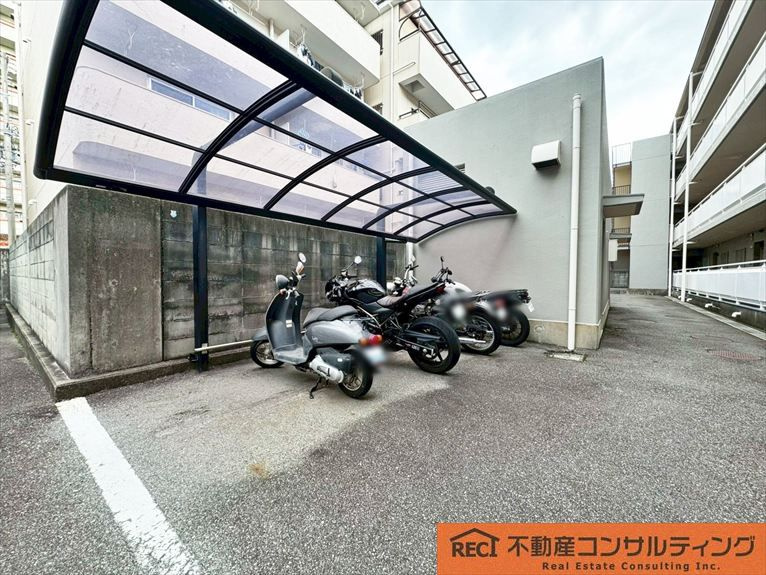 ファミール東灘の駐輪場