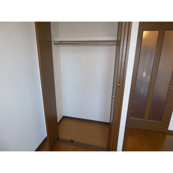 ティアラ八帖の収納