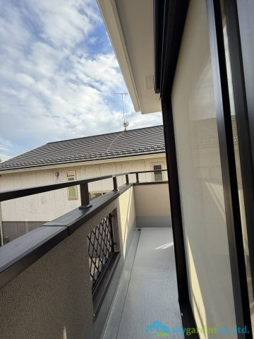 秦野市平沢　中古戸建のバルコニー