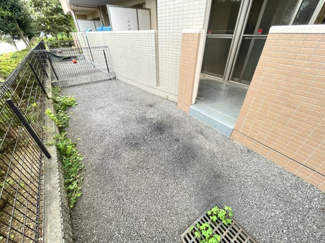 サンシャインVの庭
