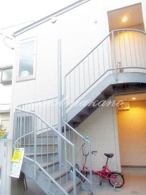 GATEWOOD中野のエントランス