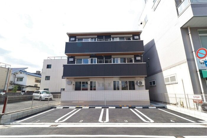 オベリオの駐車場