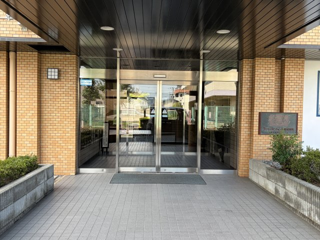 姫路市城東町野田の中古マンションのエントランス