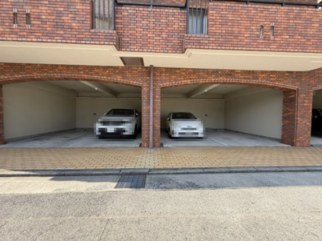 姫路市東辻井３丁目の中古マンションの駐車場