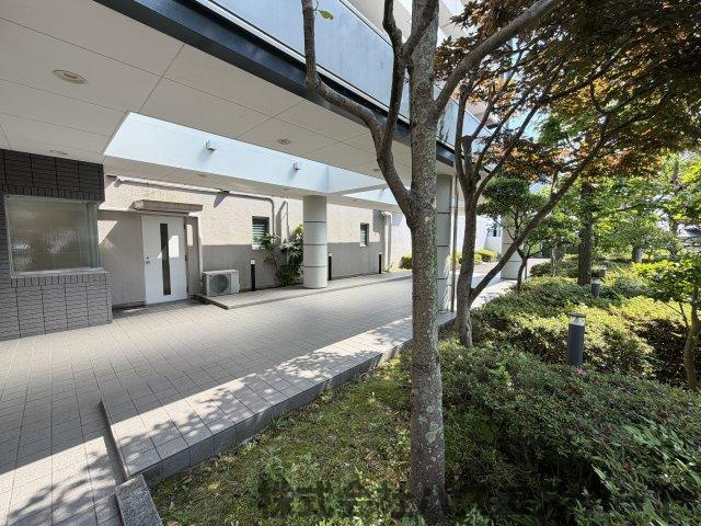 姫路市豊富町甲丘３丁目の中古マンションのエントランス